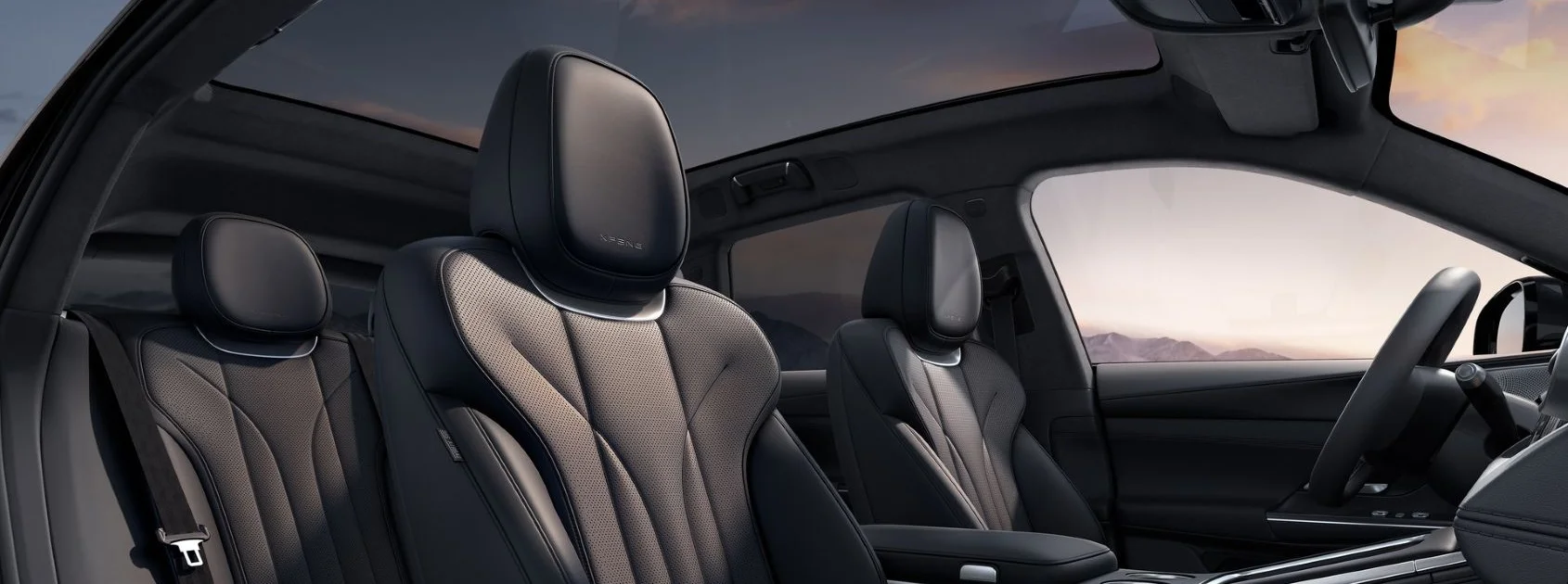 Interior del XPENG G9 con asientos en cuero