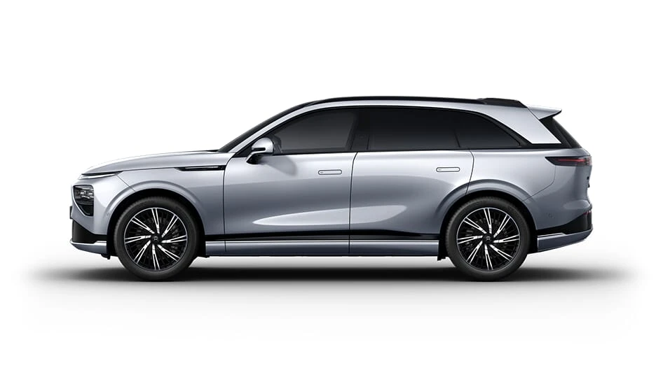 XPENG G9 color Plata